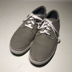 Men’s size 12 sneaker by Chaps, sage green color